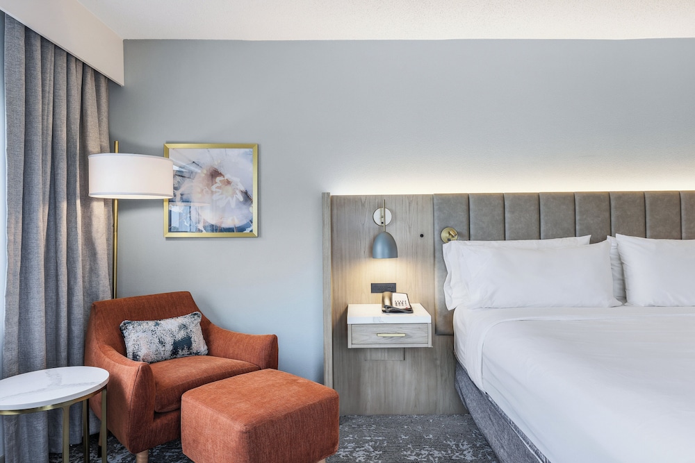 Crowne Plaza Ft. Myers Gulf Coast by IHG — Hotel rooms in Fort Myers, Florida
