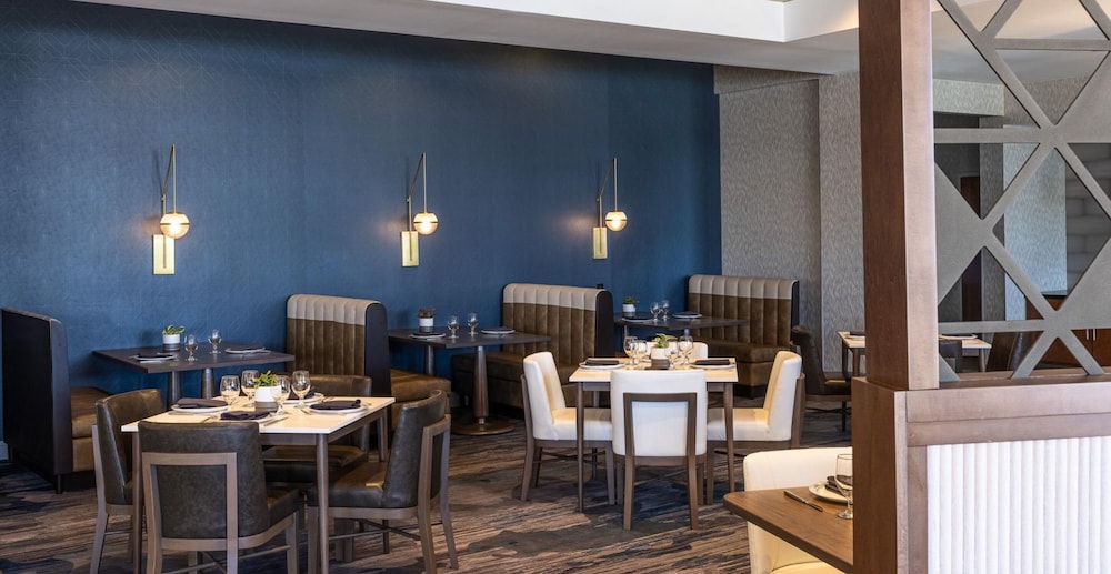 Crowne Plaza Ft. Myers Gulf Coast by IHG — Restaurant & bars in Fort Myers, Florida