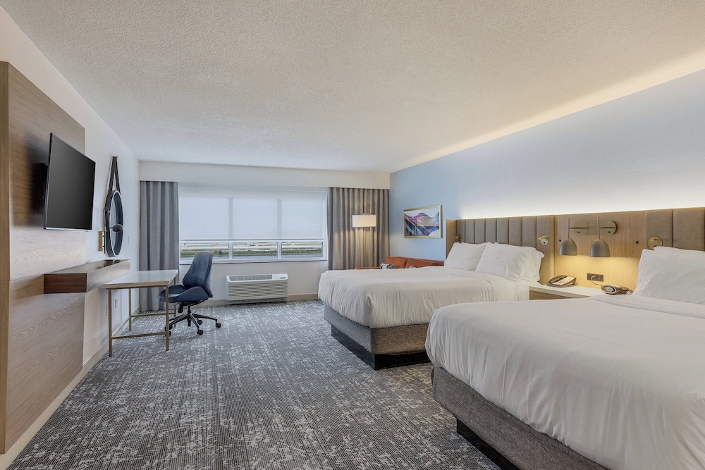 Crowne Plaza Ft. Myers Gulf Coast by IHG — Hotel rooms in Fort Myers, Florida