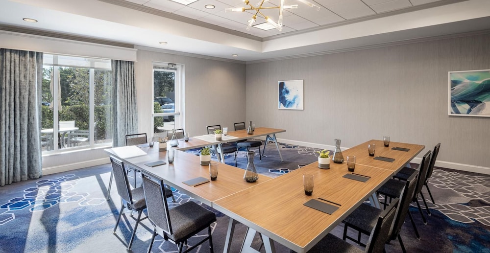 Crowne Plaza Ft. Myers Gulf Coast by IHG — Hotel building in Fort Myers, Florida