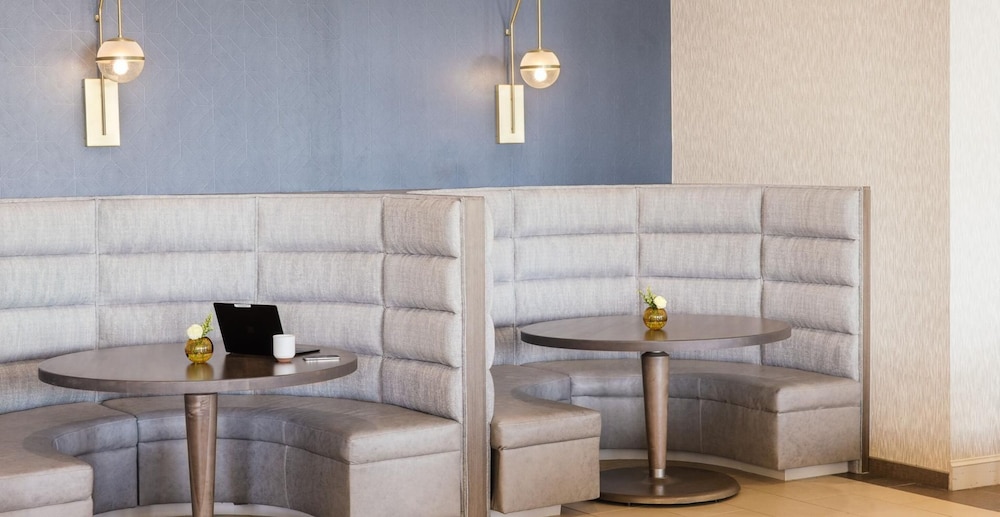 Crowne Plaza Ft. Myers Gulf Coast by IHG — Restaurant & bars in Fort Myers, Florida