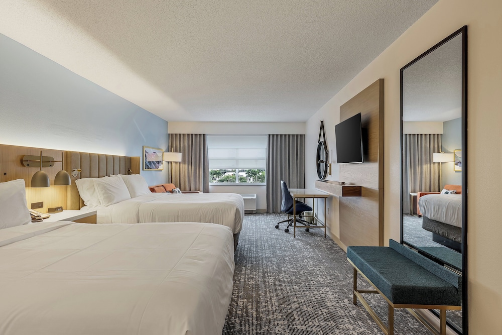 Crowne Plaza Ft. Myers Gulf Coast by IHG — Hotel rooms in Fort Myers, Florida