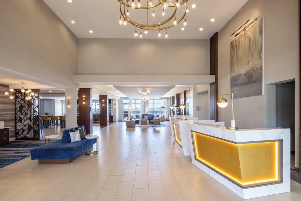 Crowne Plaza Ft. Myers Gulf Coast by IHG — Hotel building in Fort Myers, Florida