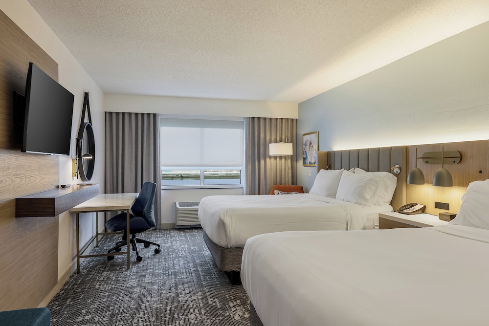 Crowne Plaza Ft. Myers Gulf Coast by IHG — Hotel rooms in Fort Myers, Florida