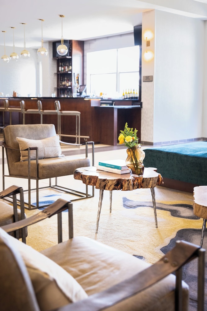 Crowne Plaza Ft. Myers Gulf Coast by IHG — Restaurant & bars in Fort Myers, Florida