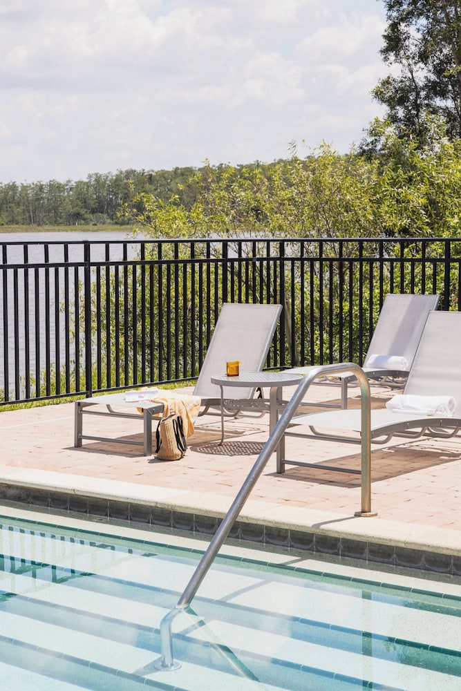 Crowne Plaza Ft. Myers Gulf Coast by IHG — Swimming pool in Fort Myers, Florida
