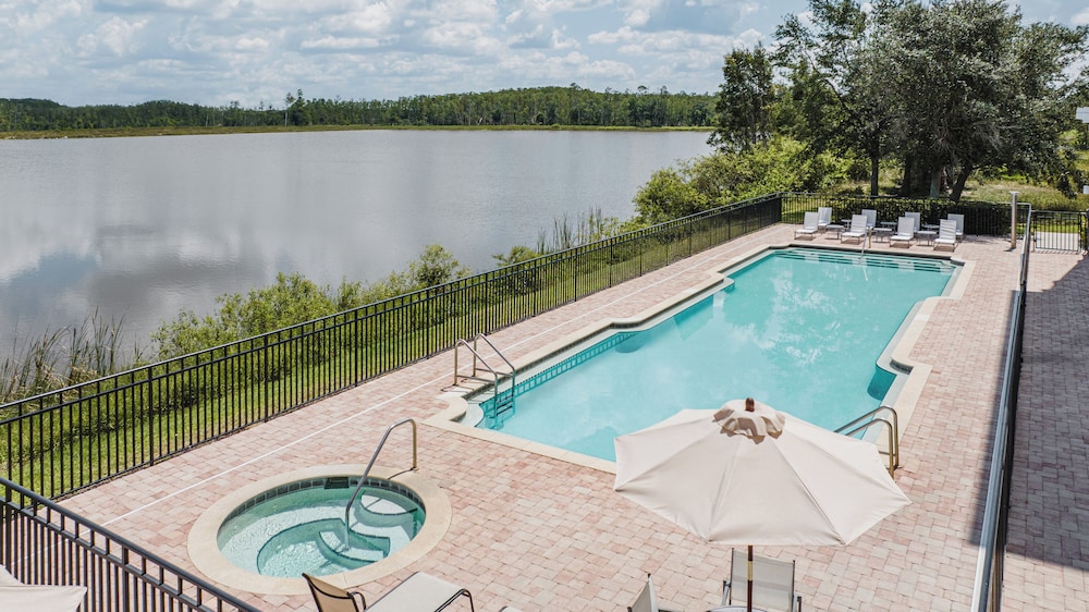 Crowne Plaza Ft. Myers Gulf Coast by IHG — Swimming pool in Fort Myers, Florida