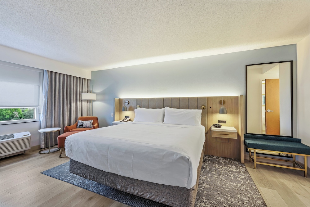Crowne Plaza Ft. Myers Gulf Coast by IHG — Hotel rooms in Fort Myers, Florida