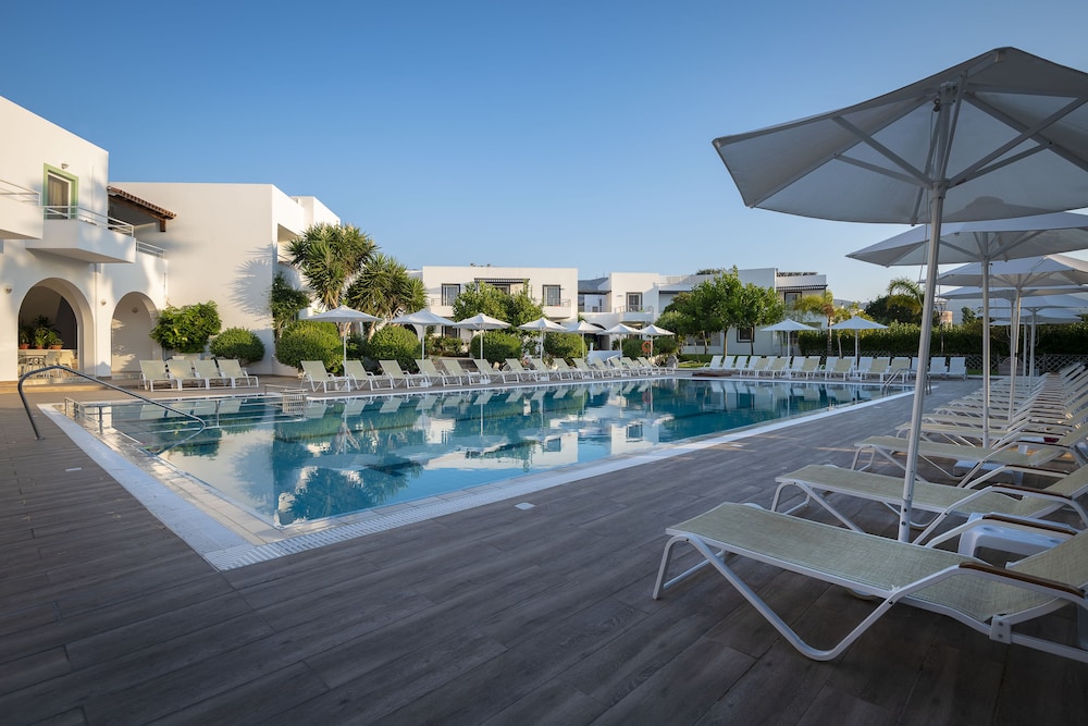 Alexandra Beach Hotel — Swimming pool in Kos Town, South Aegean