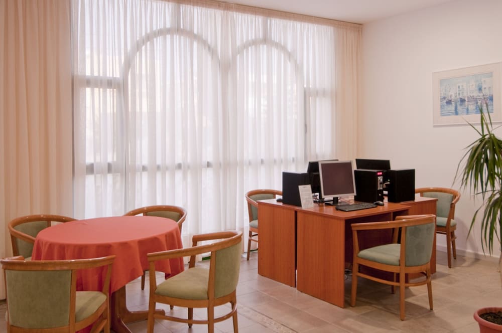 Alexandra Beach Hotel — Restaurant & bars in Kos Town, South Aegean