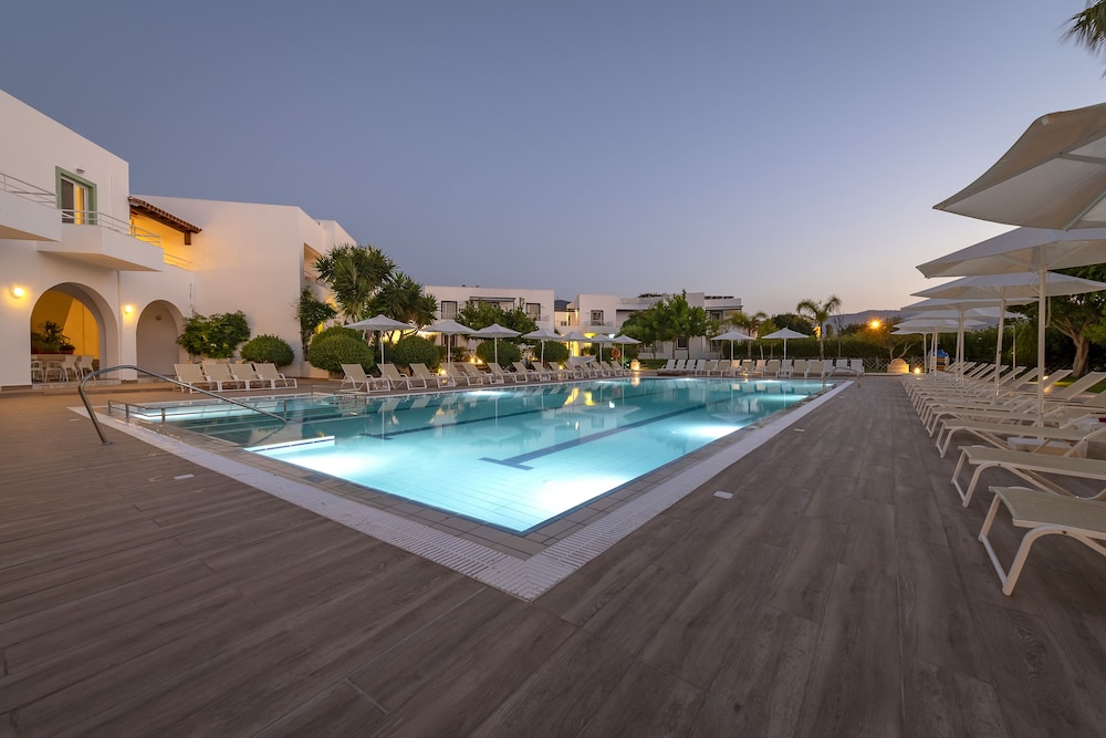 Alexandra Beach Hotel — Swimming pool in Kos Town, South Aegean