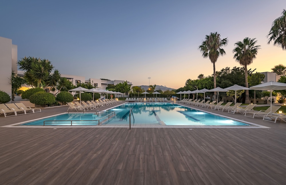 Alexandra Beach Hotel — Swimming pool in Kos Town, South Aegean
