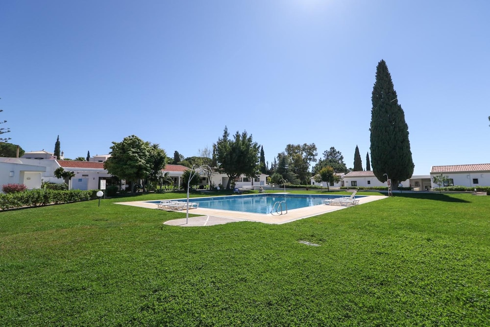 Hotel Apartamento do Golfe — Swimming pool in Vilamoura, Faro