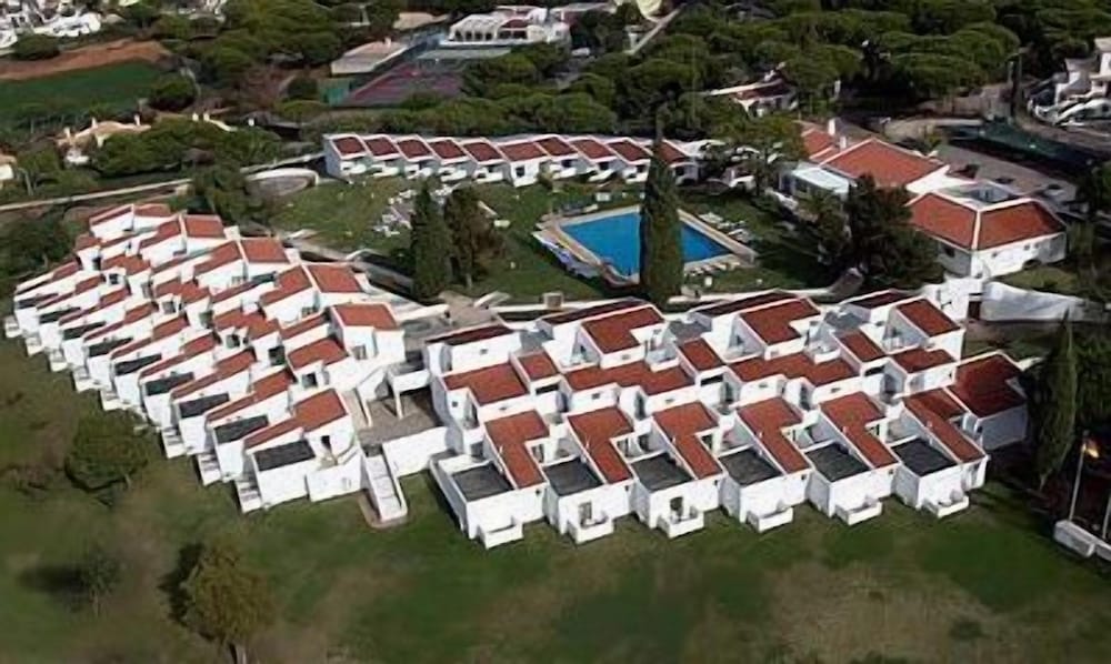 Hotel Apartamento do Golfe — Hotel building in Vilamoura, Faro