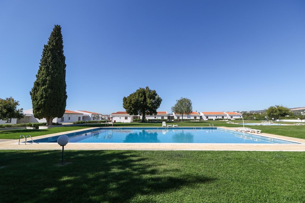 Hotel Apartamento do Golfe — Swimming pool in Vilamoura, Faro