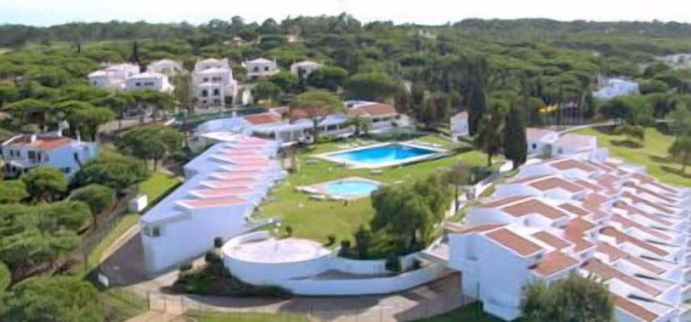 Hotel Apartamento do Golfe — Swimming pool in Vilamoura, Faro