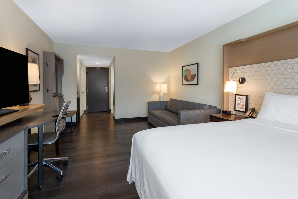 Holiday Inn Tampa North by IHG — Hotel rooms in Tampa, Florida
