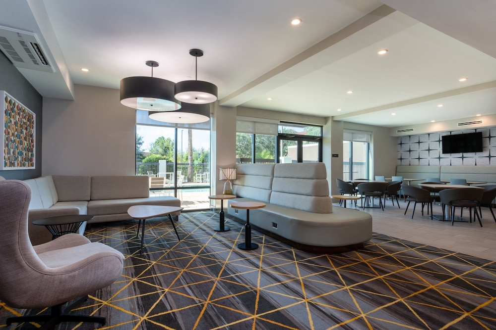 Holiday Inn Tampa North by IHG — Hotel building in Tampa, Florida