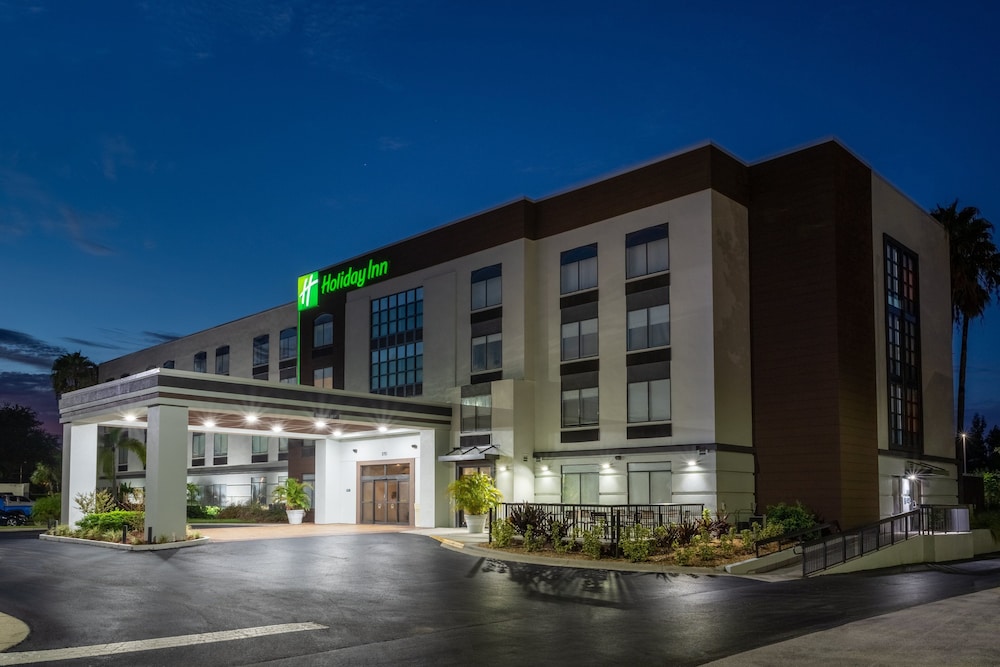 Holiday Inn Tampa North by IHG — Hotel building in Tampa, Florida