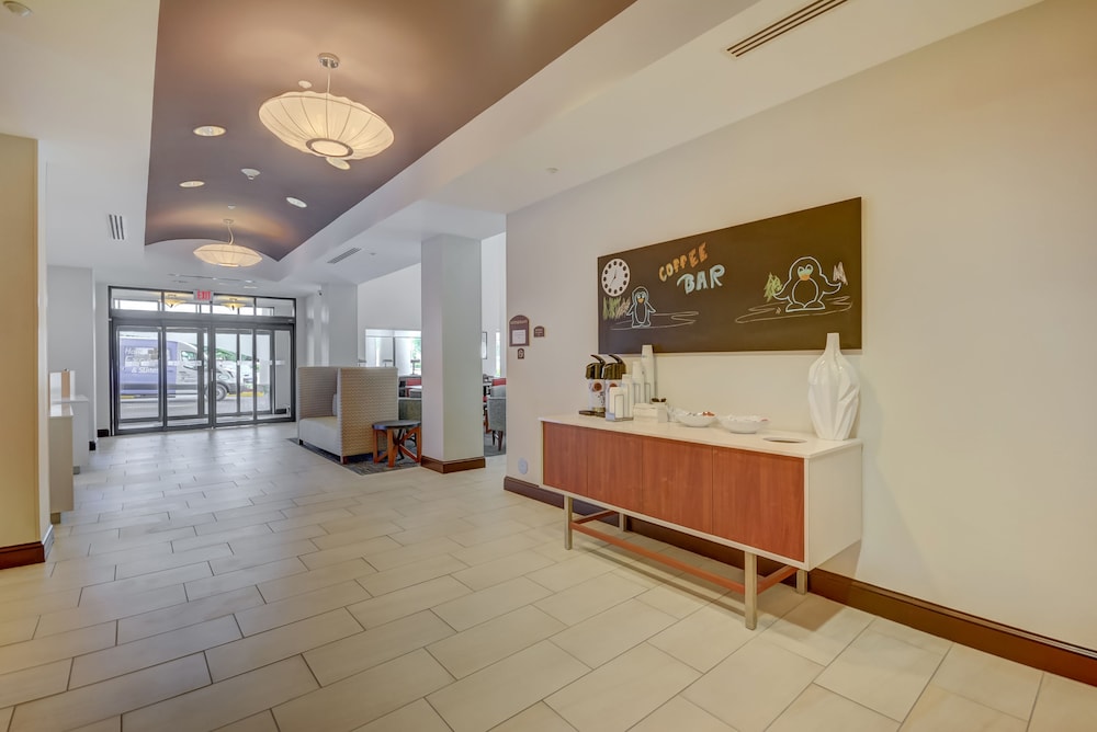 Holiday Inn Express & Suites Tampa USF Busch Gardens by IHG — Restaurant & bars in Tampa, Florida