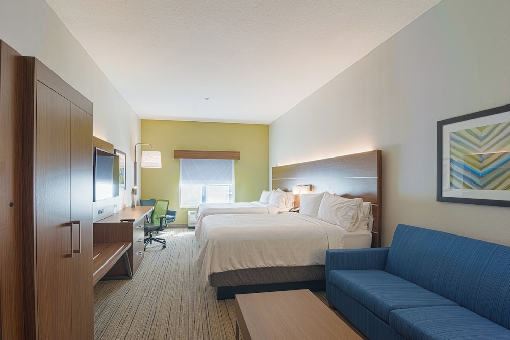 Holiday Inn Express & Suites Tampa USF Busch Gardens by IHG — Hotel rooms in Tampa, Florida