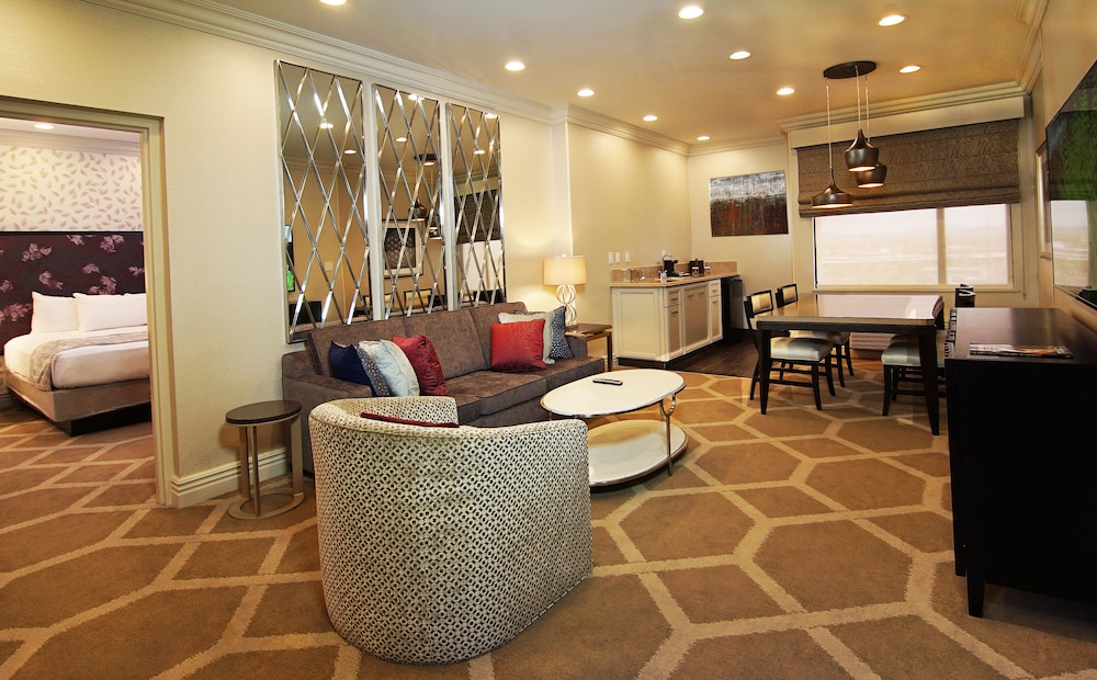 Gold Coast Hotel and Casino — Hotel rooms in Las Vegas, Nevada