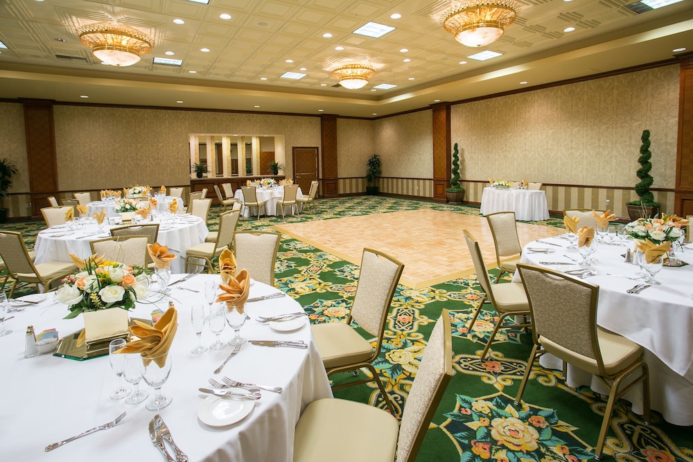 Gold Coast Hotel and Casino — Restaurant & bars in Las Vegas, Nevada