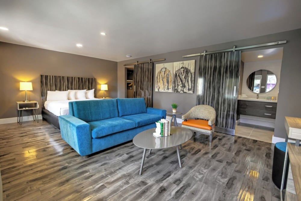 Oasis at Gold Spike — Hotel rooms in Las Vegas, Nevada