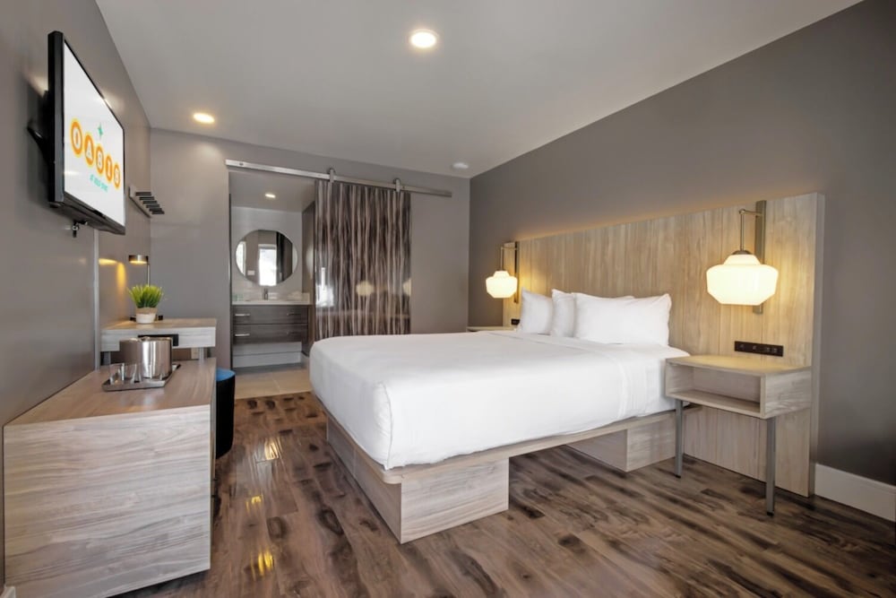 Oasis at Gold Spike — Hotel rooms in Las Vegas, Nevada