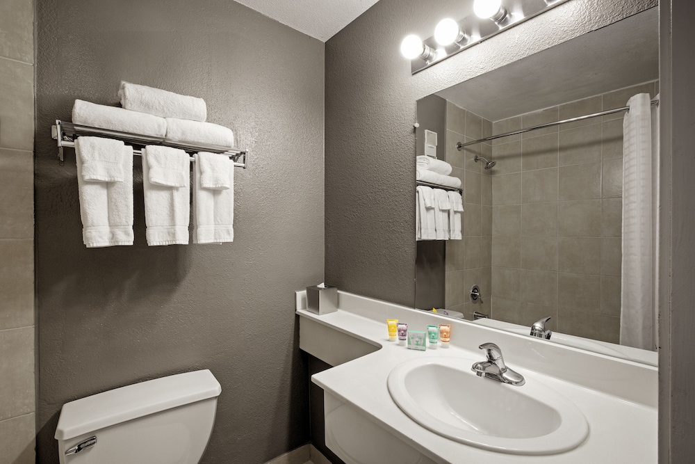 Oasis at Gold Spike — Hotel rooms in Las Vegas, Nevada