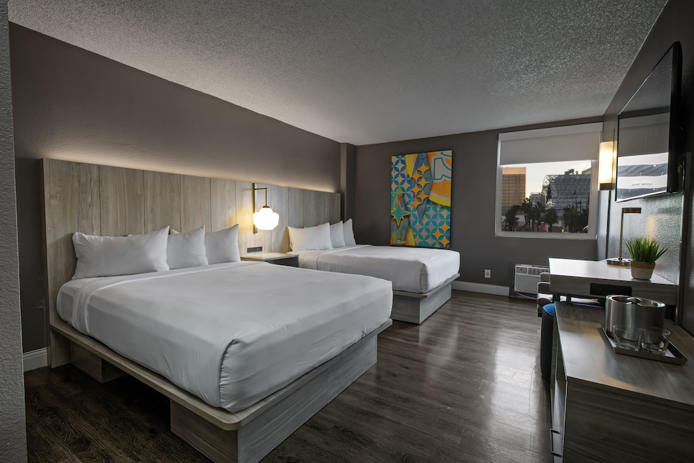 Oasis at Gold Spike — Hotel rooms in Las Vegas, Nevada