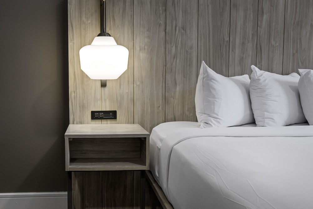 Oasis at Gold Spike — Hotel rooms in Las Vegas, Nevada