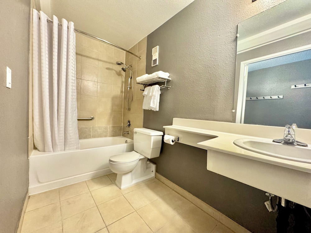 Oasis at Gold Spike — Hotel rooms in Las Vegas, Nevada