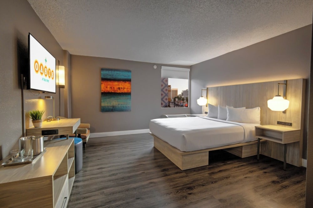 Oasis at Gold Spike — Hotel rooms in Las Vegas, Nevada