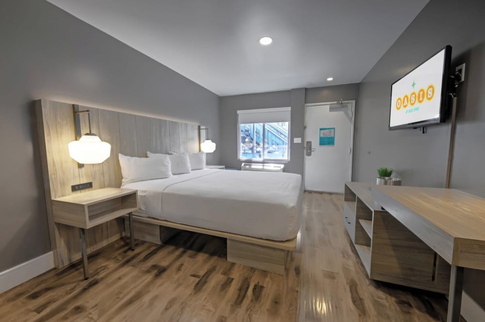 Oasis at Gold Spike — Hotel rooms in Las Vegas, Nevada