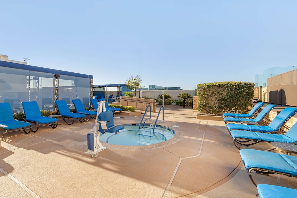 Hilton Vacation Club Polo Towers Las Vegas — Swimming pool in Las Vegas, Nevada