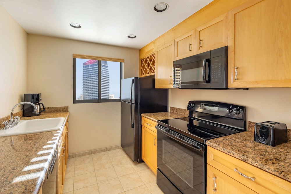 Hilton Vacation Club Polo Towers Las Vegas — Hotel rooms in Las Vegas, Nevada