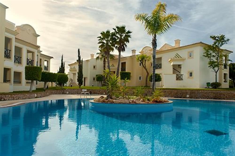 AP Adriana Beach Resort — Swimming pool in Albufeira, Faro