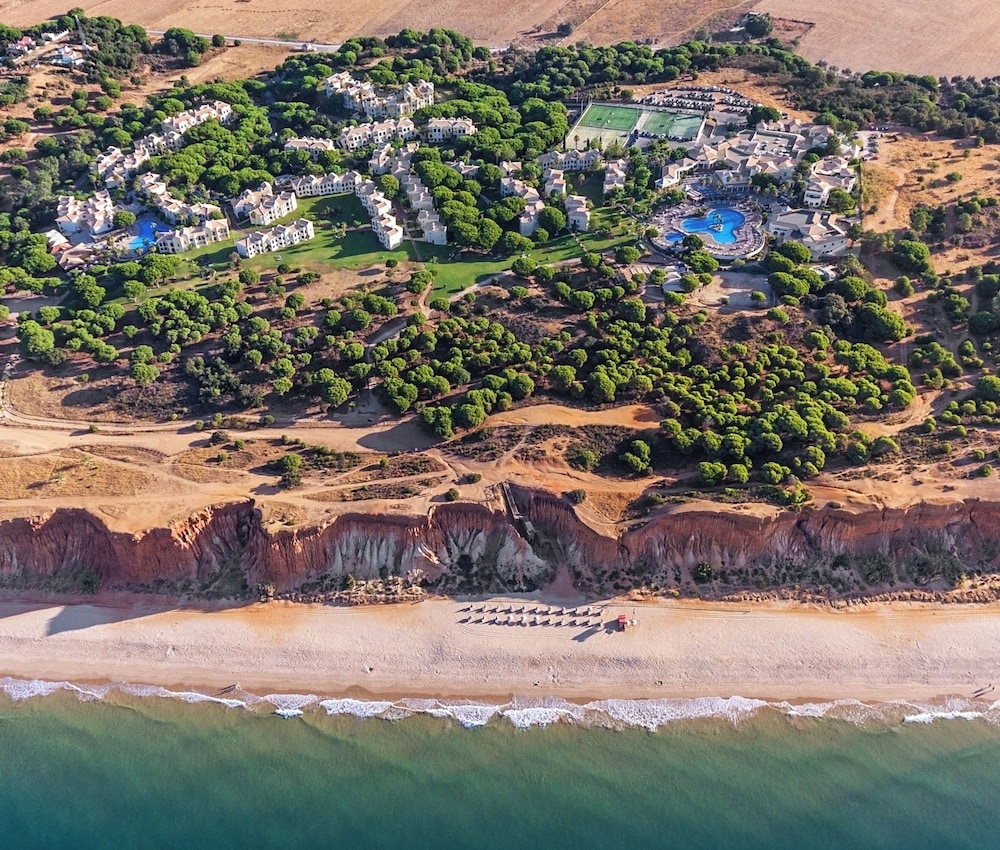 AP Adriana Beach Resort — Beach in Albufeira, Faro