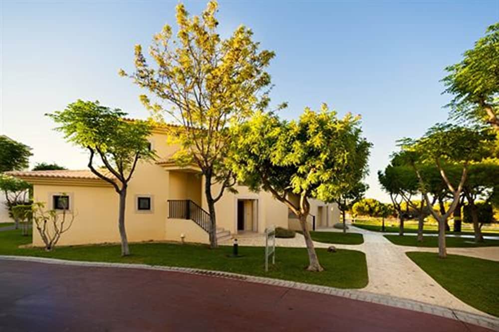 AP Adriana Beach Resort — Hotel building in Albufeira, Faro