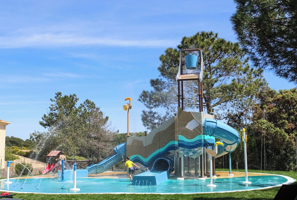 AP Adriana Beach Resort — Swimming pool in Albufeira, Faro