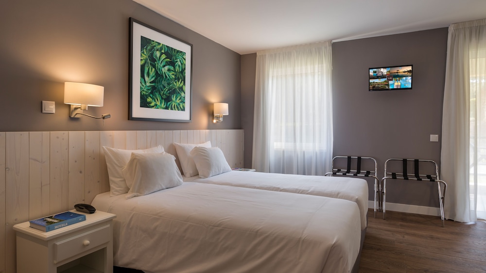 AP Adriana Beach Resort — Hotel rooms in Albufeira, Faro