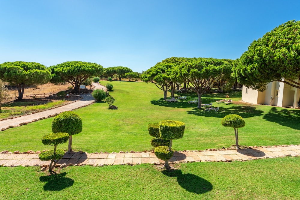 AP Adriana Beach Resort — Hotel building in Albufeira, Faro