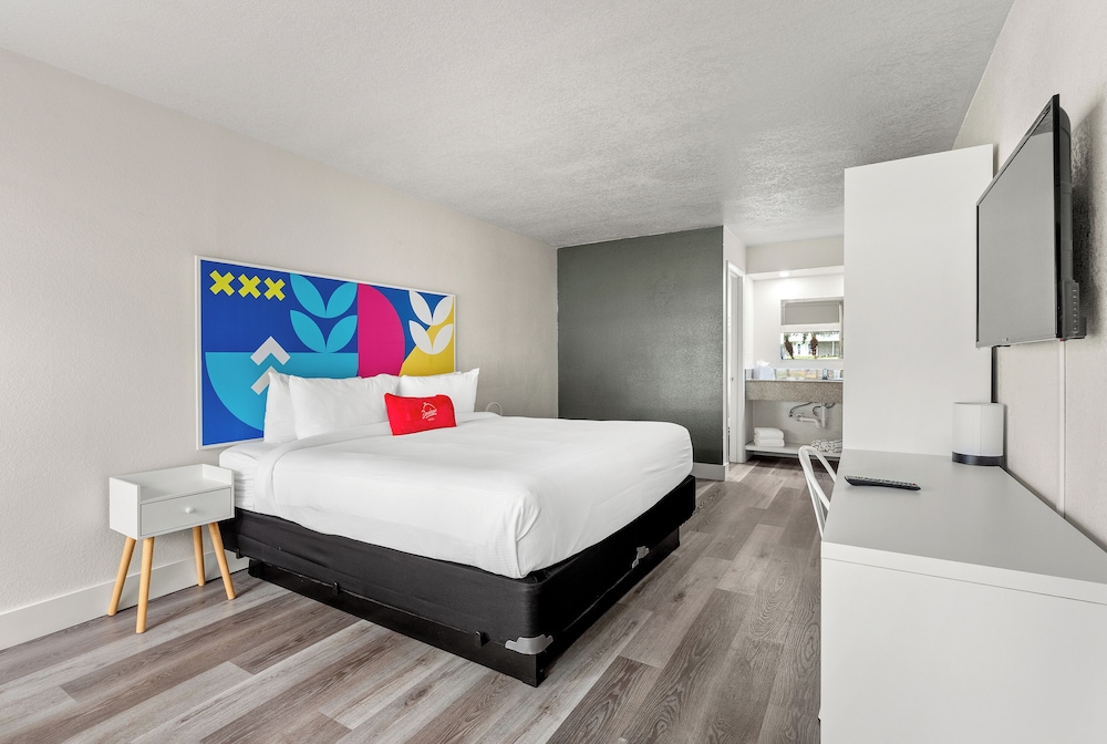 Baymont by Wyndham Orlando Lake Buena Vista South — Hotel rooms in Kissimmee, Florida