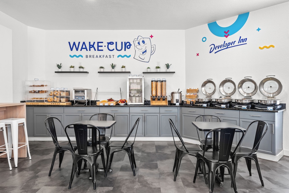 Baymont by Wyndham Orlando Lake Buena Vista South — Restaurant & bars in Kissimmee, Florida