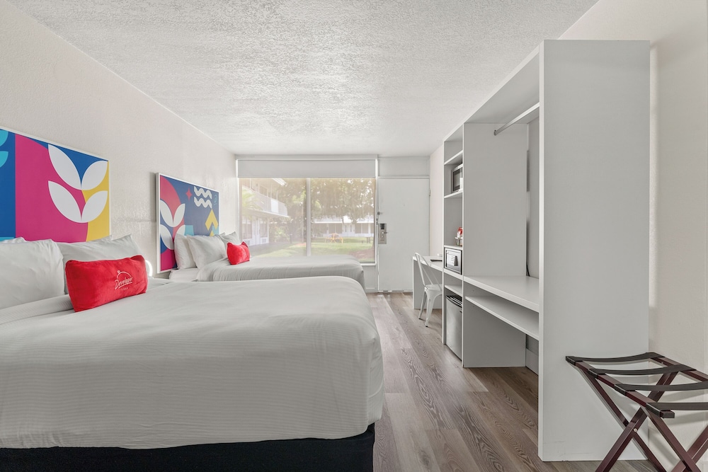 Baymont by Wyndham Orlando Lake Buena Vista South — Hotel rooms in Kissimmee, Florida