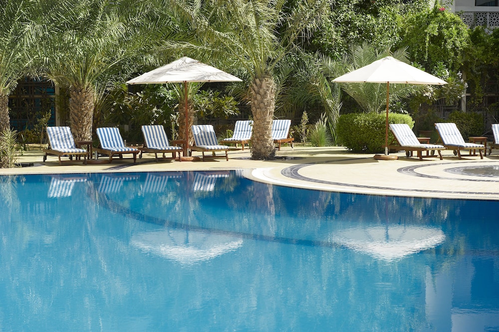 Le Royal Meridien Abu Dhabi — Swimming pool in Abu Dhabi