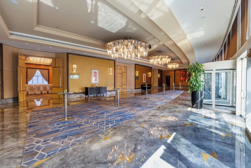 Le Royal Meridien Abu Dhabi — Hotel building in Abu Dhabi