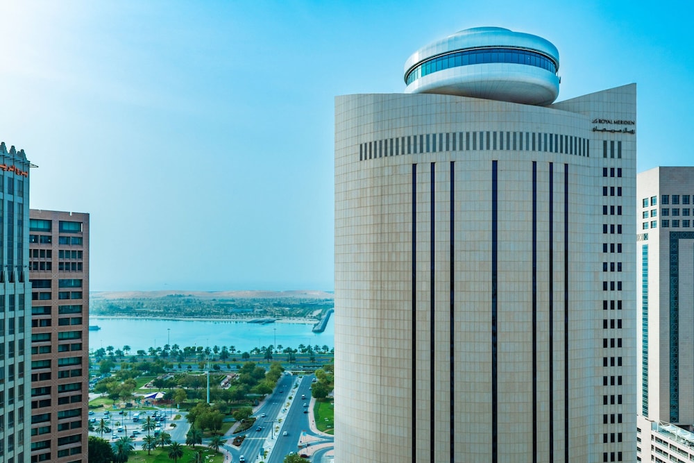 Le Royal Meridien Abu Dhabi — Hotel building in Abu Dhabi