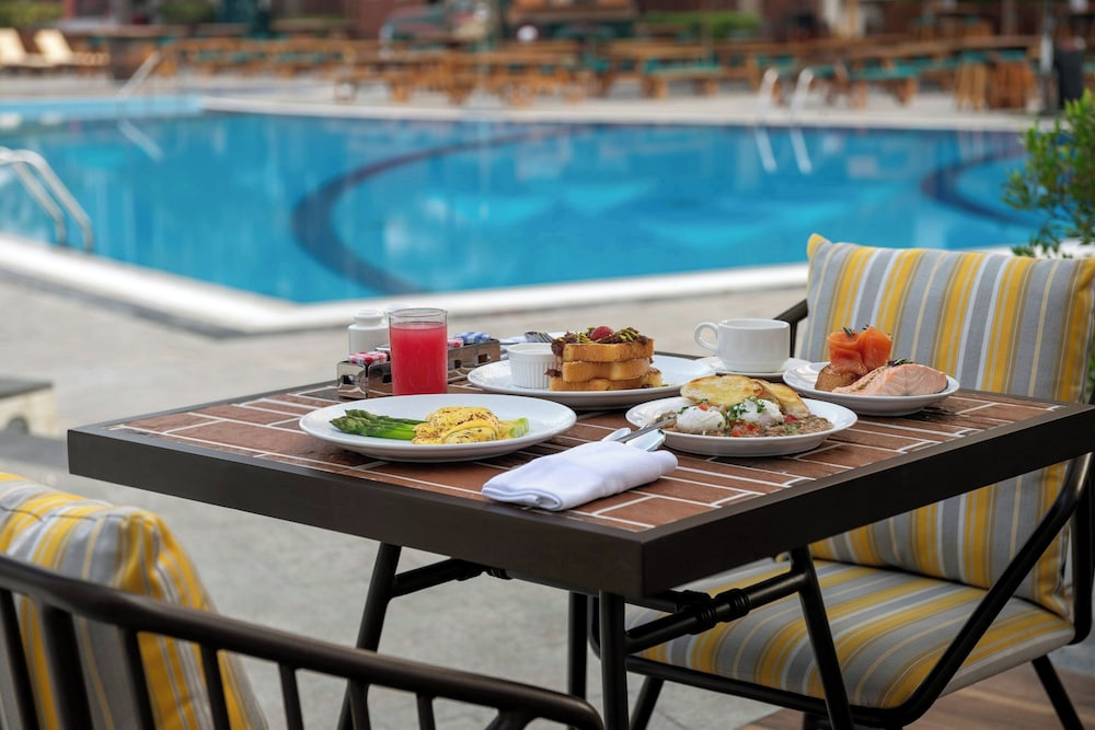 Le Royal Meridien Abu Dhabi — Restaurant & bars in Abu Dhabi